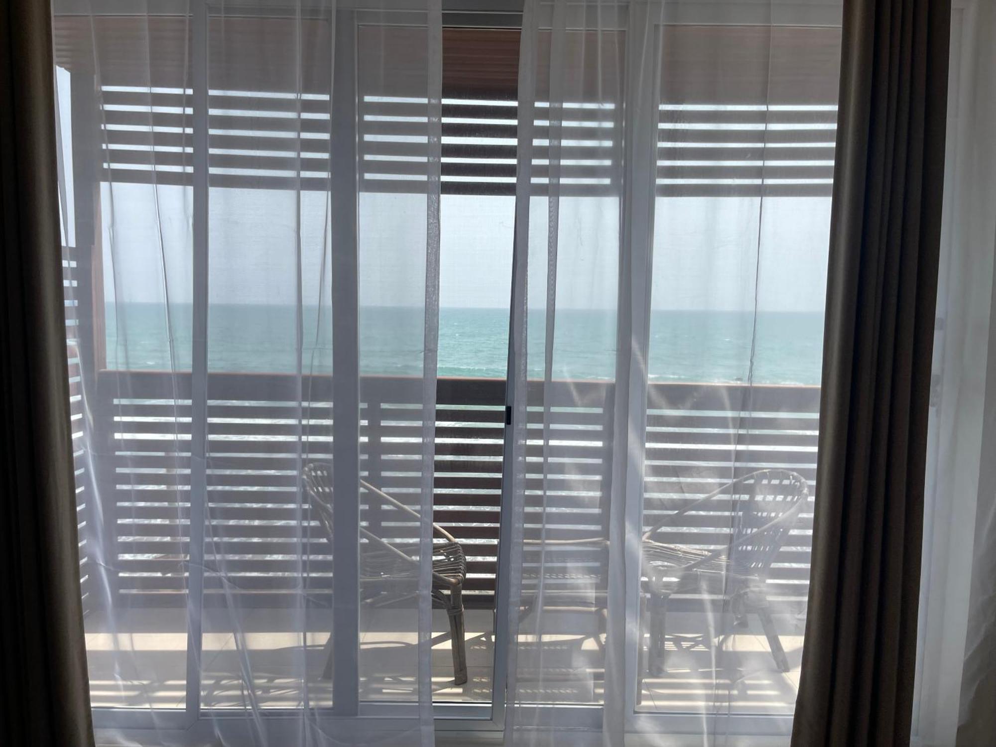 Ocean Green Beach Resorts And Villas Prampram Exteriör bild