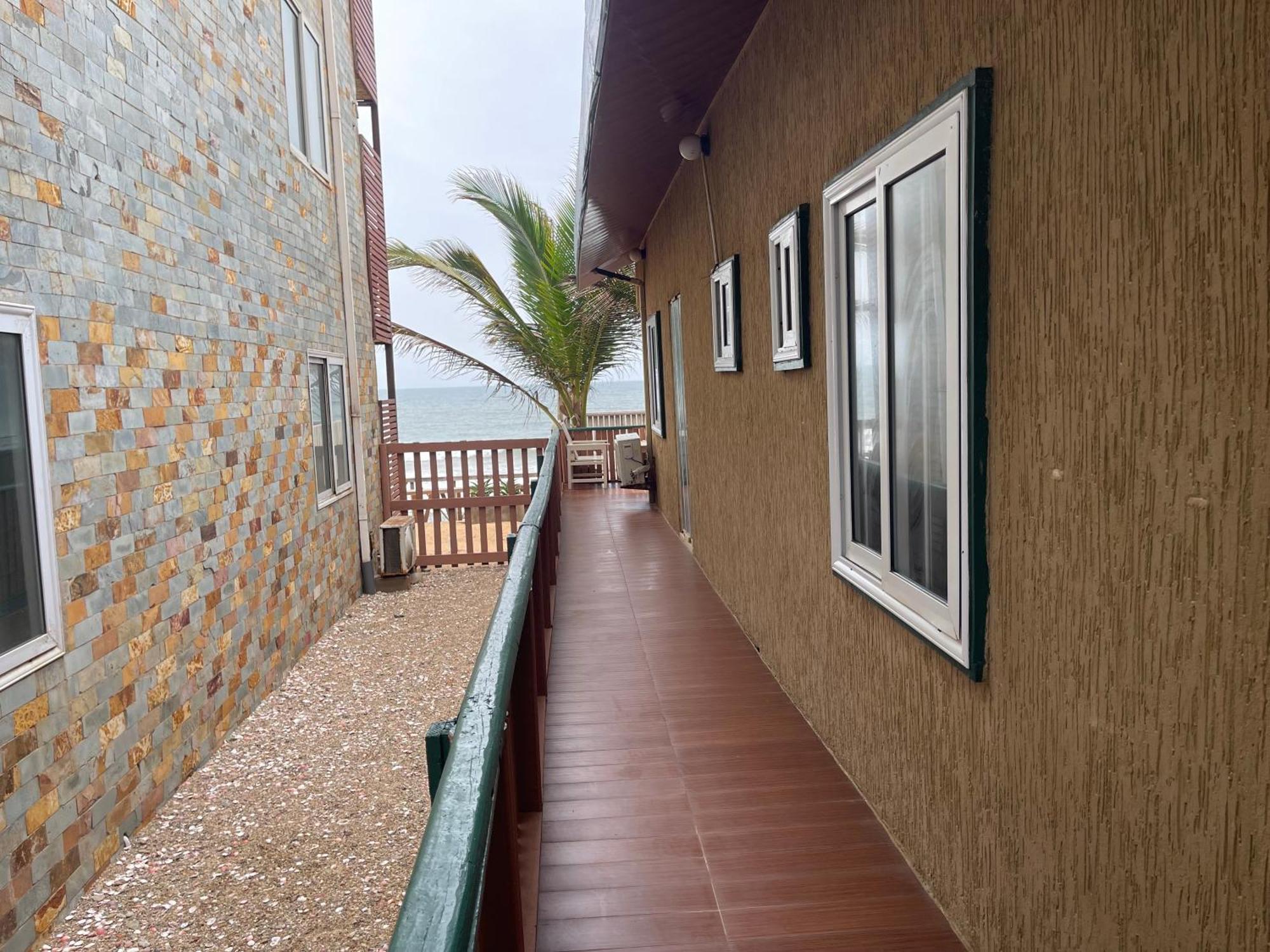 Ocean Green Beach Resorts And Villas Prampram Exteriör bild