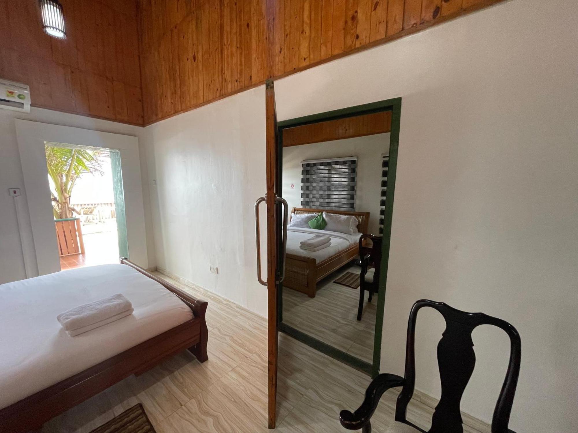 Ocean Green Beach Resorts And Villas Prampram Exteriör bild